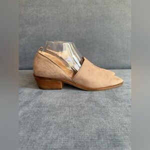 Lucky Brand Mahzan Loafer Women’s SZ 7.5 Tan Nubuck Leather Block Heel Slip On